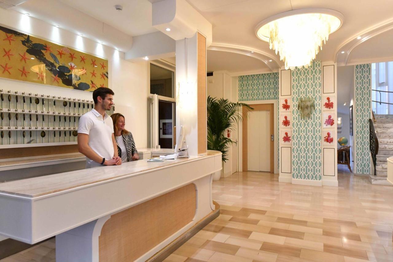 Hotel Majestic Лидо-ди-Езоло Экстерьер фото