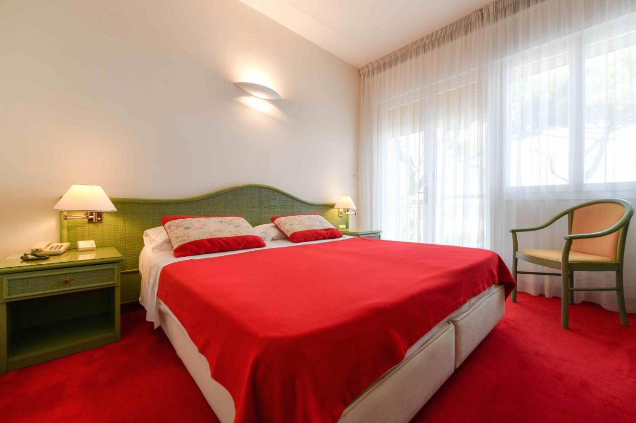 Hotel Majestic Лидо-ди-Езоло Экстерьер фото