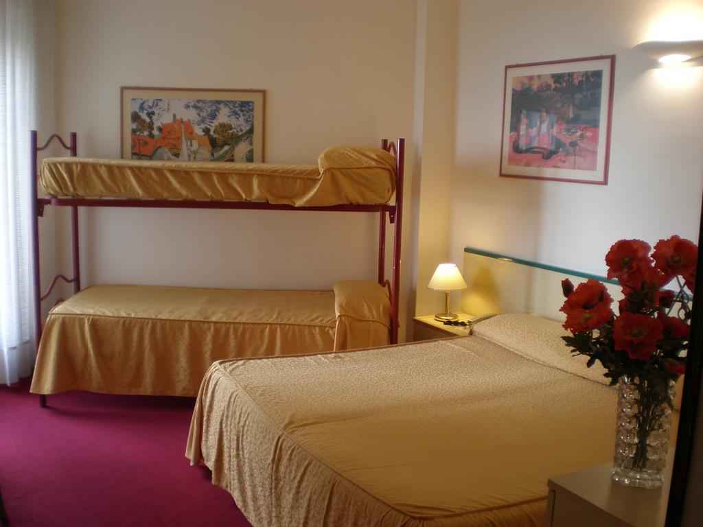 Hotel Majestic Лидо-ди-Езоло Номер фото